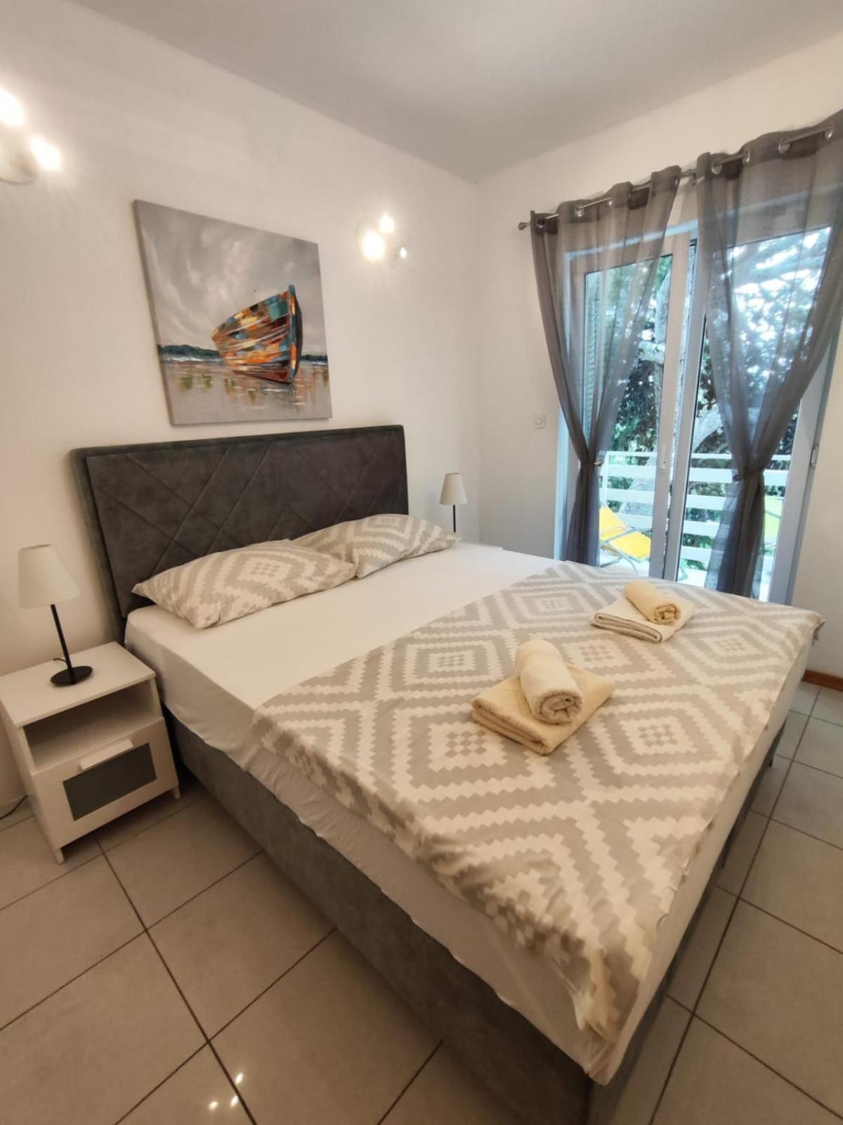 Nemira Beach Apartments Omis Exterior photo